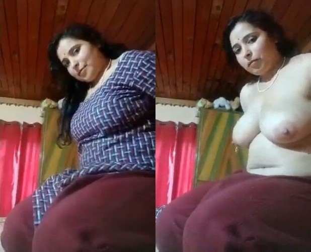Beautiful sexy bhabi xxx video showing her big boobs mms