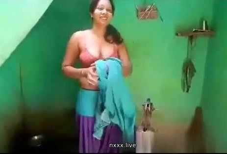 Beautiful big boobs girl indians porns bathing outdoor mms