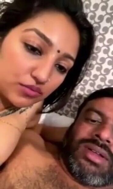 Super hottest lovely babe indian x vedio enjoy with boss in hotel
