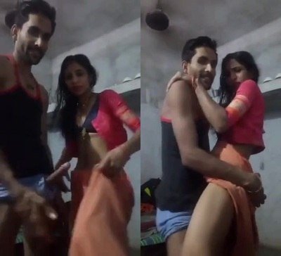 Desi-horny-married-couple-desibhabhisex-standing-fuck-viral-mms.jpg